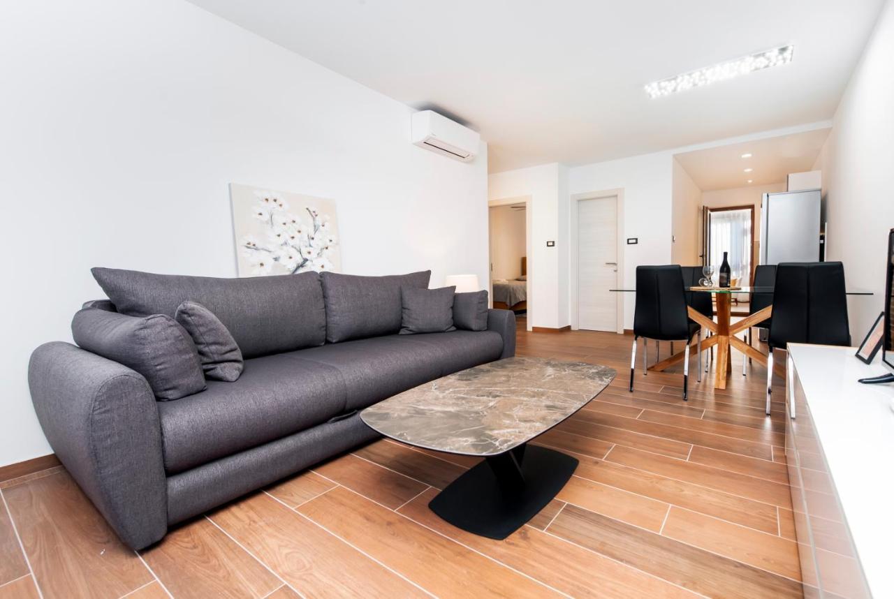 Apartments Sanja-New Renovated Ρόβινι Εξωτερικό φωτογραφία